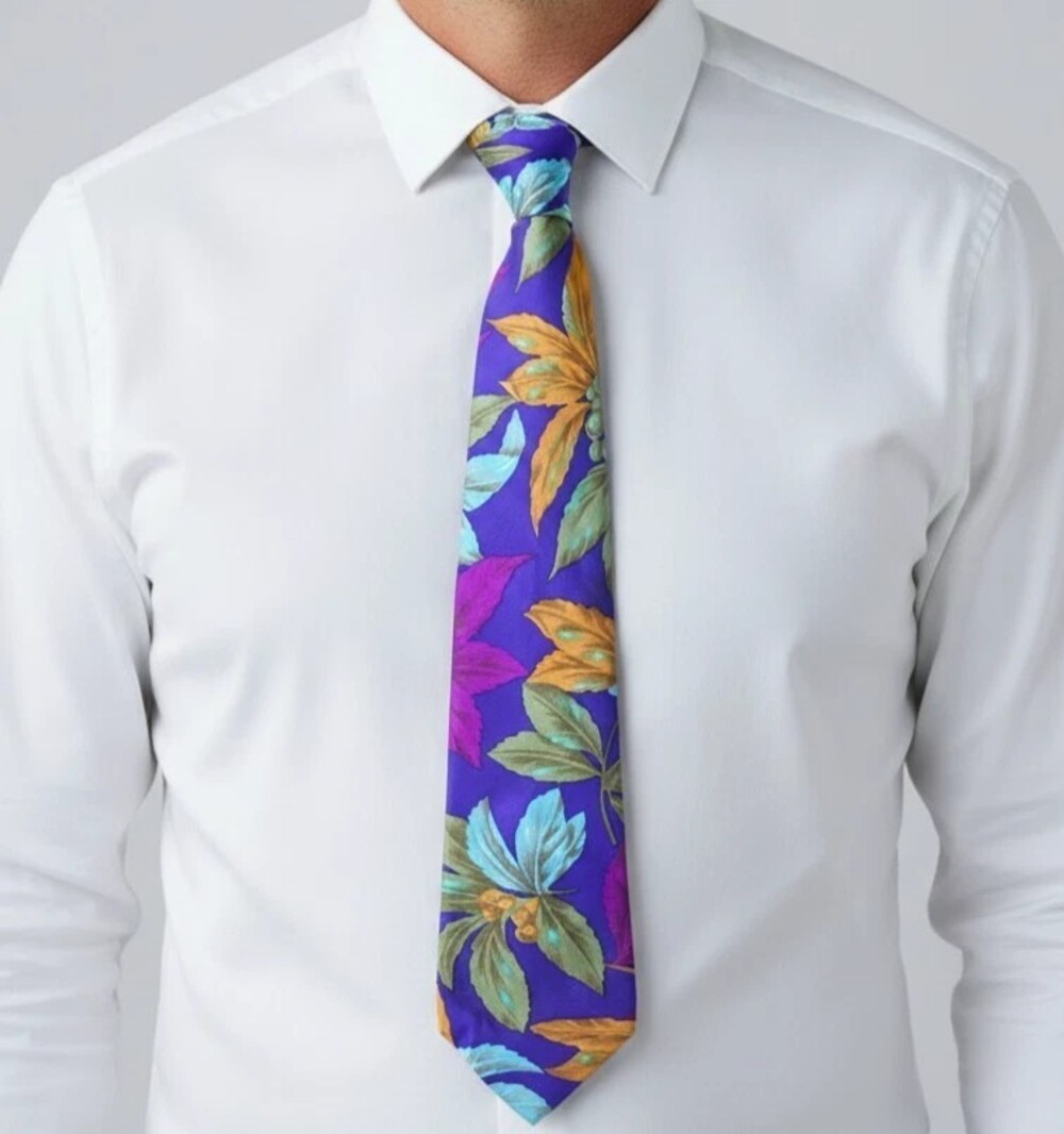 Stuart Chicago 100% Silk Tie Purple Floral Pattern Hand Made in Italy